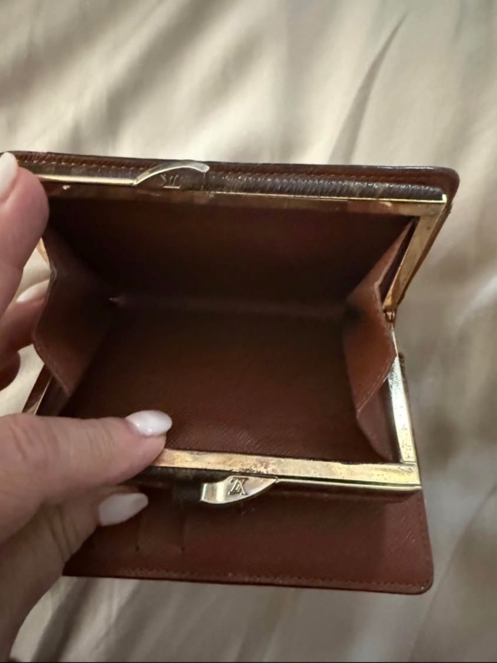 AUTHENTIC Louis Vuitton St.Cloud crossbody with Louis Vuitton wallet - Picture 9 of 10